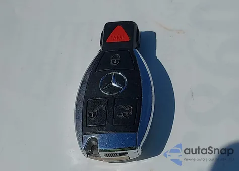 2010 Mercedes-Benz E 350 4Matic z USA, uszkodzony, nr VIN WDDHF8HB9AA248660